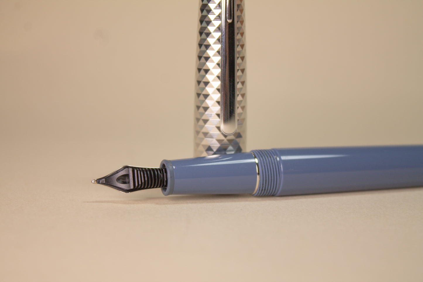 Pre-Owned Montblanc Meisterstuck Glacier Doue Fountain Pen