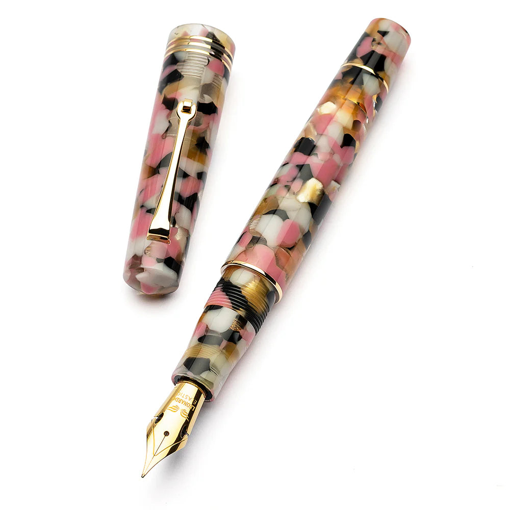 Leonardo Momento Zero Grande Fountain Pen - Corricella with Gold Trim