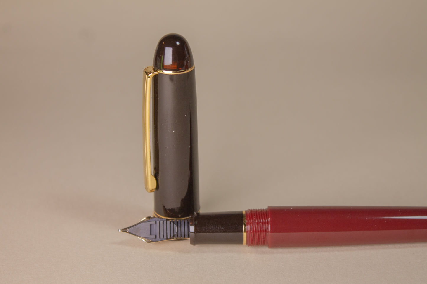 Pre-Owned Platinum #3776 Century - My Favorite Things - Coffee Jelly Fountain Pen - Broad