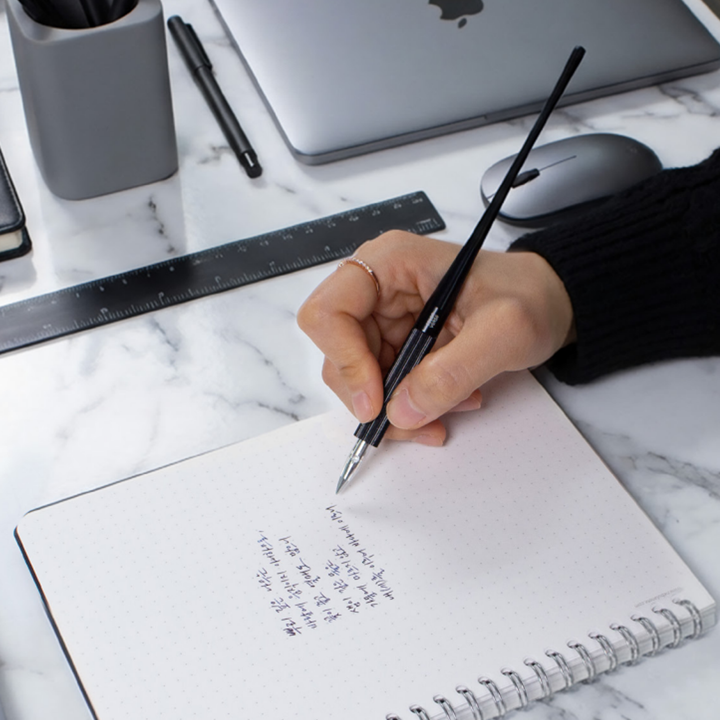 Colorverse Shuttle Small Nib Holder - Black Aluminum