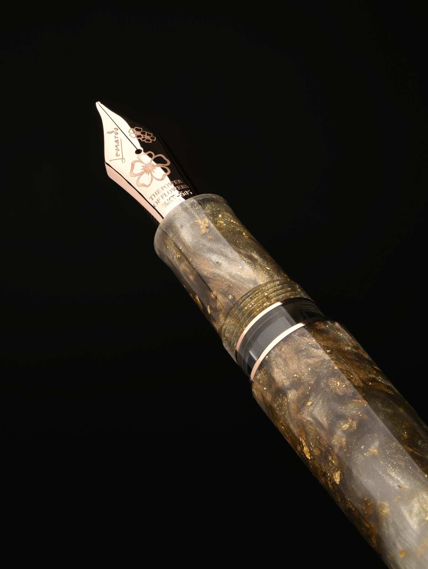 Leonardo Momento Zero Grande 2.0 The Power of Flowers Fountain Pen - Cosmos with Rose Gold Trim