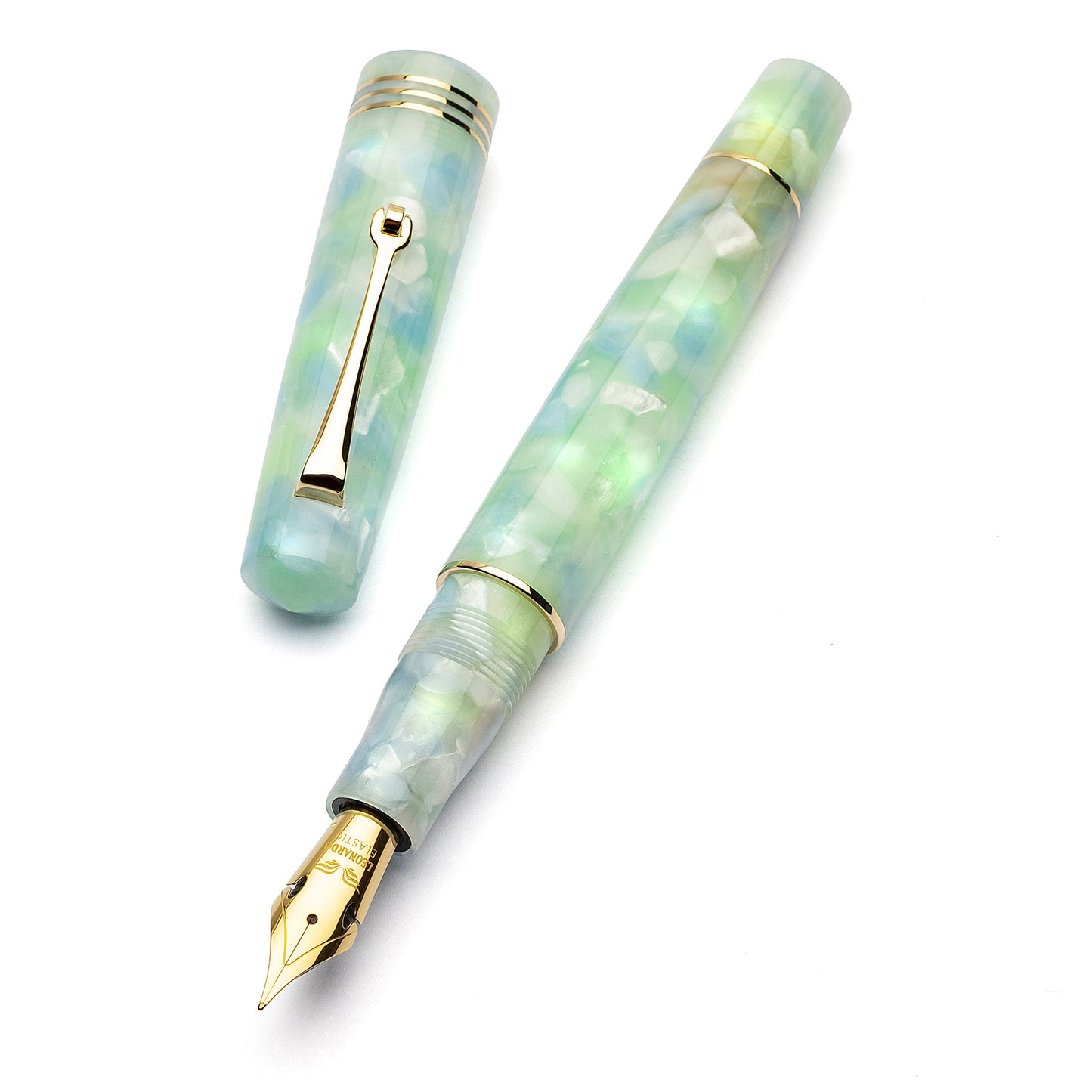 Leonardo Momento Zero Grande Fountain Pen - Artica with Gold Trim
