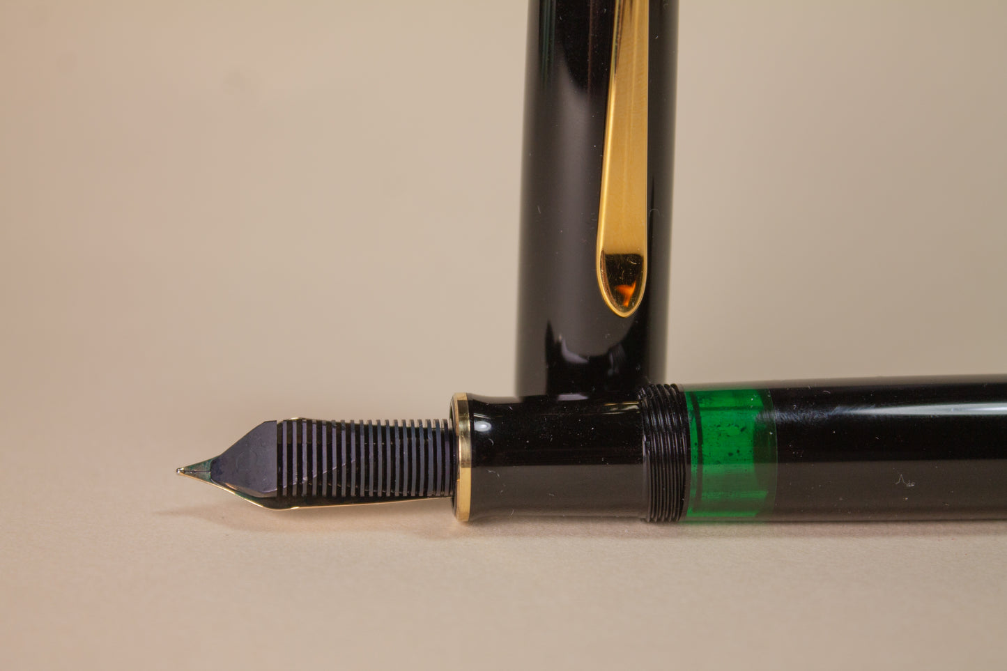 Pre-Owned Pelikan M1000 Souveran Black - Extra Fine
