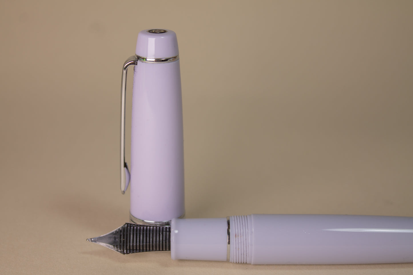 Pre-Owned Sailor Pro Gear King of Pen Winter Sky Fountain Pen - Broad