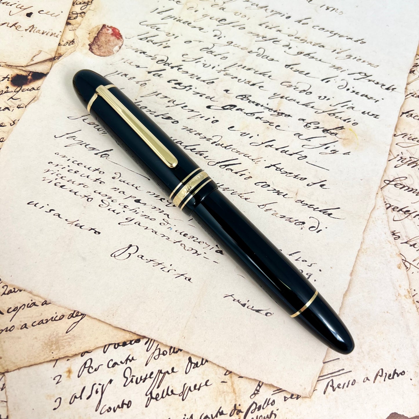 Pre-Owned Montblanc 149 Black with Gold Trim Fountain Pen 18K F