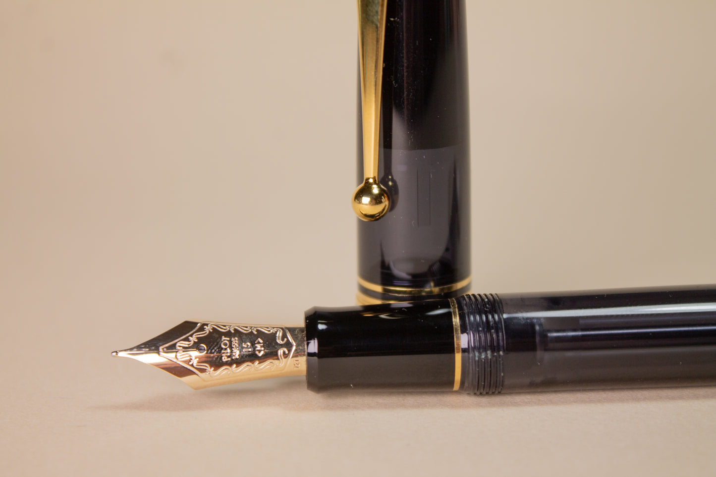 Pre-Owned Pilot Custom 823 Smoke - Medium