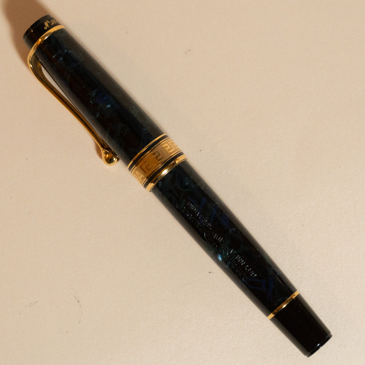 Pre-Owned Aurora Optima Blue Marble Auroloide Fountain Pen - Fine