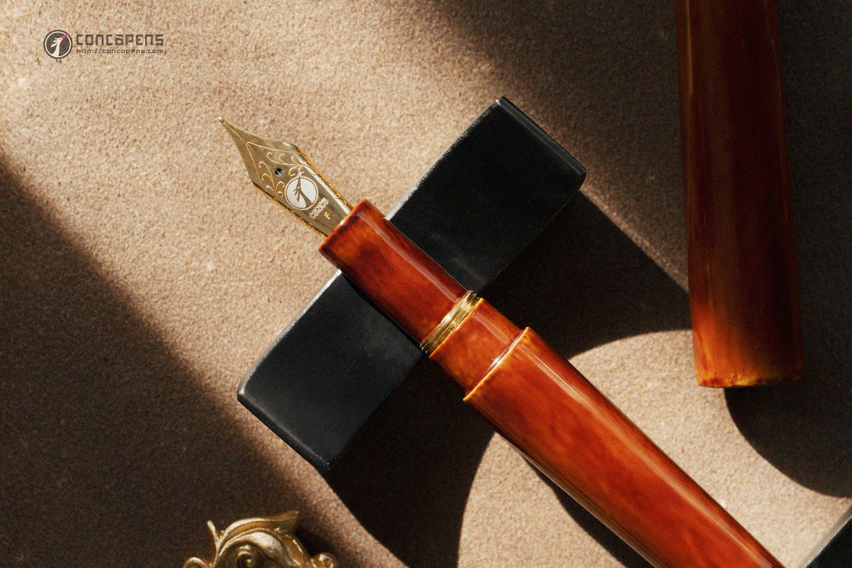 ConCoPens Traditional Vietnamese Lacquer Fountain Pen - Moc Brown