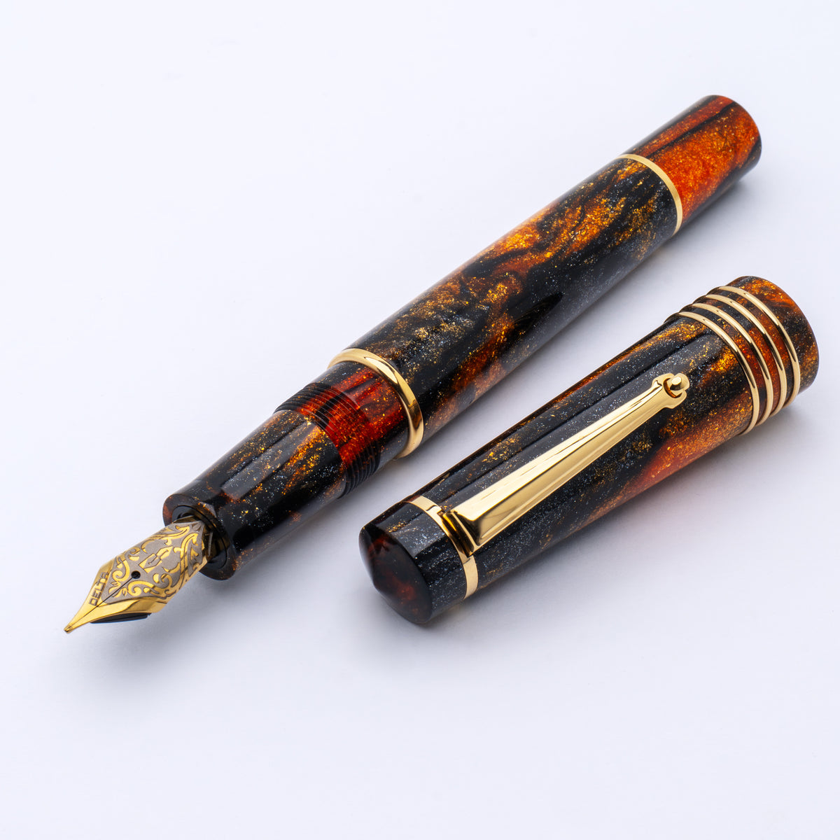 Delta DV Original Mid-Size Fountain Pen - Glow Up ORO