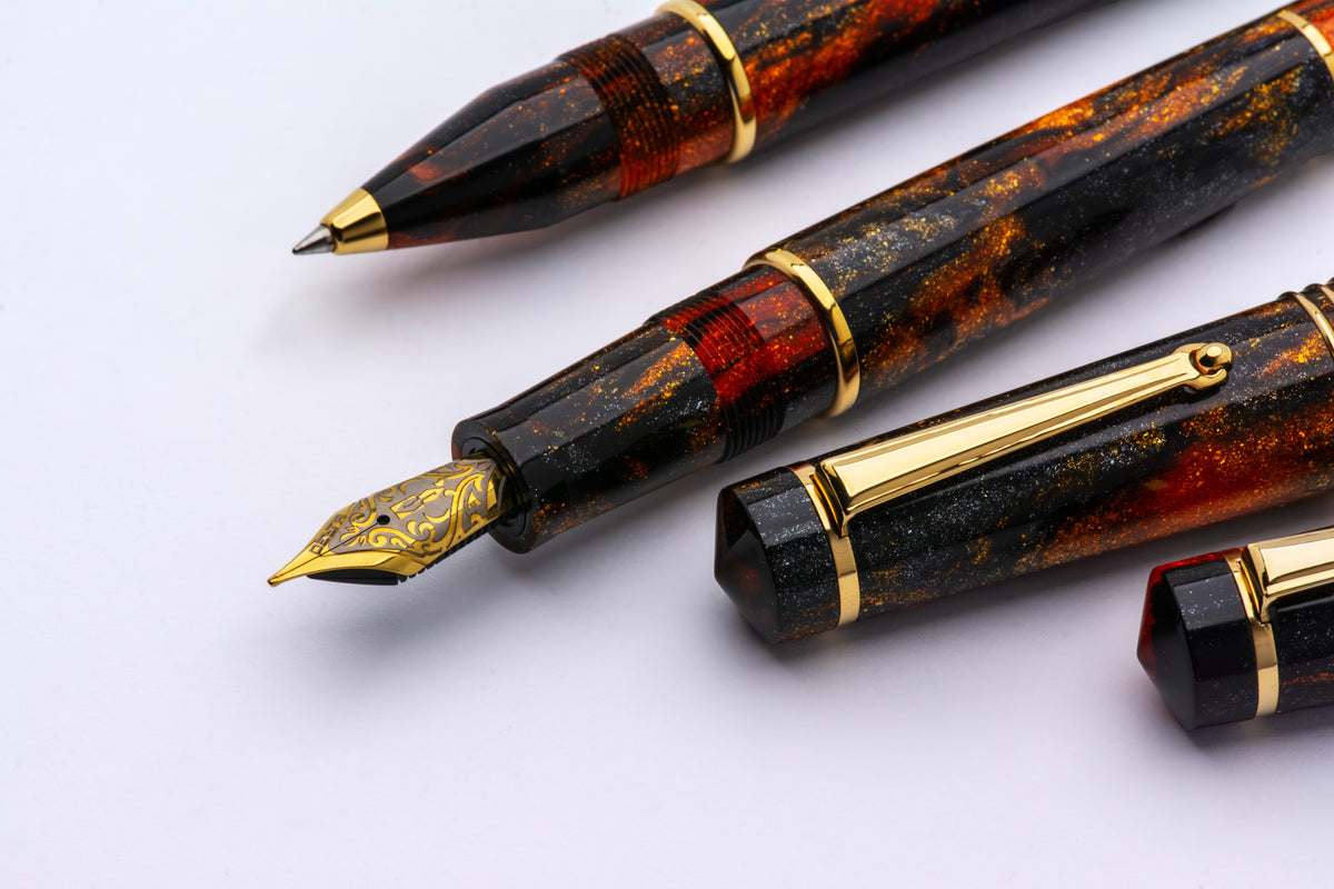 Delta DV 14KT Original Oversize Fountain Pen - Glow Up ORO
