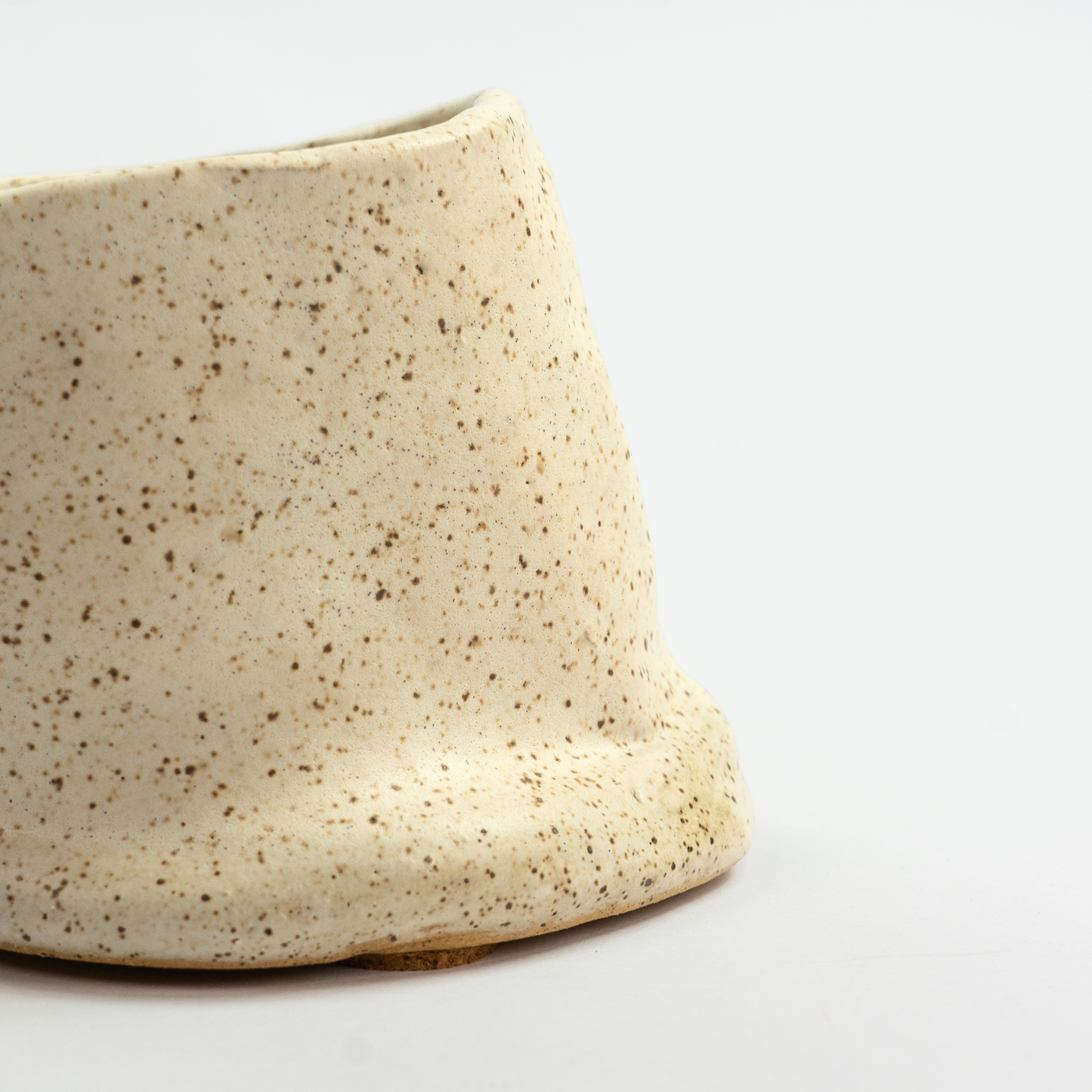 Dromgoole's x mhexart The Slump Pen Cup - Oatmeal