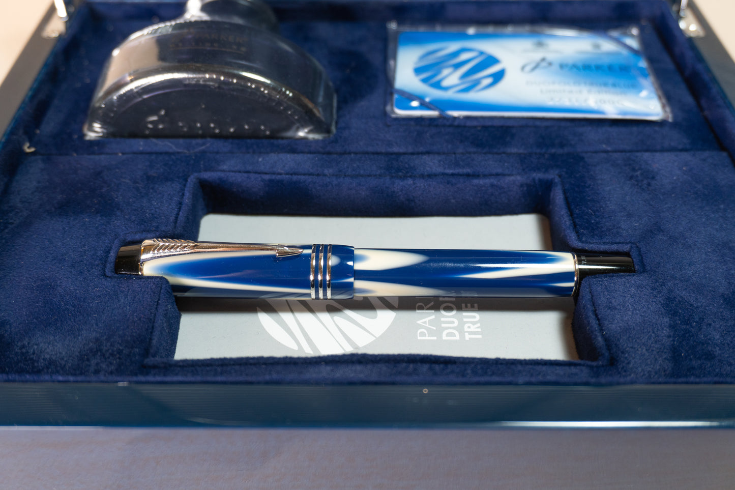 Pre-Owned Parker Duofold True Blue Fountain Pen - Medium