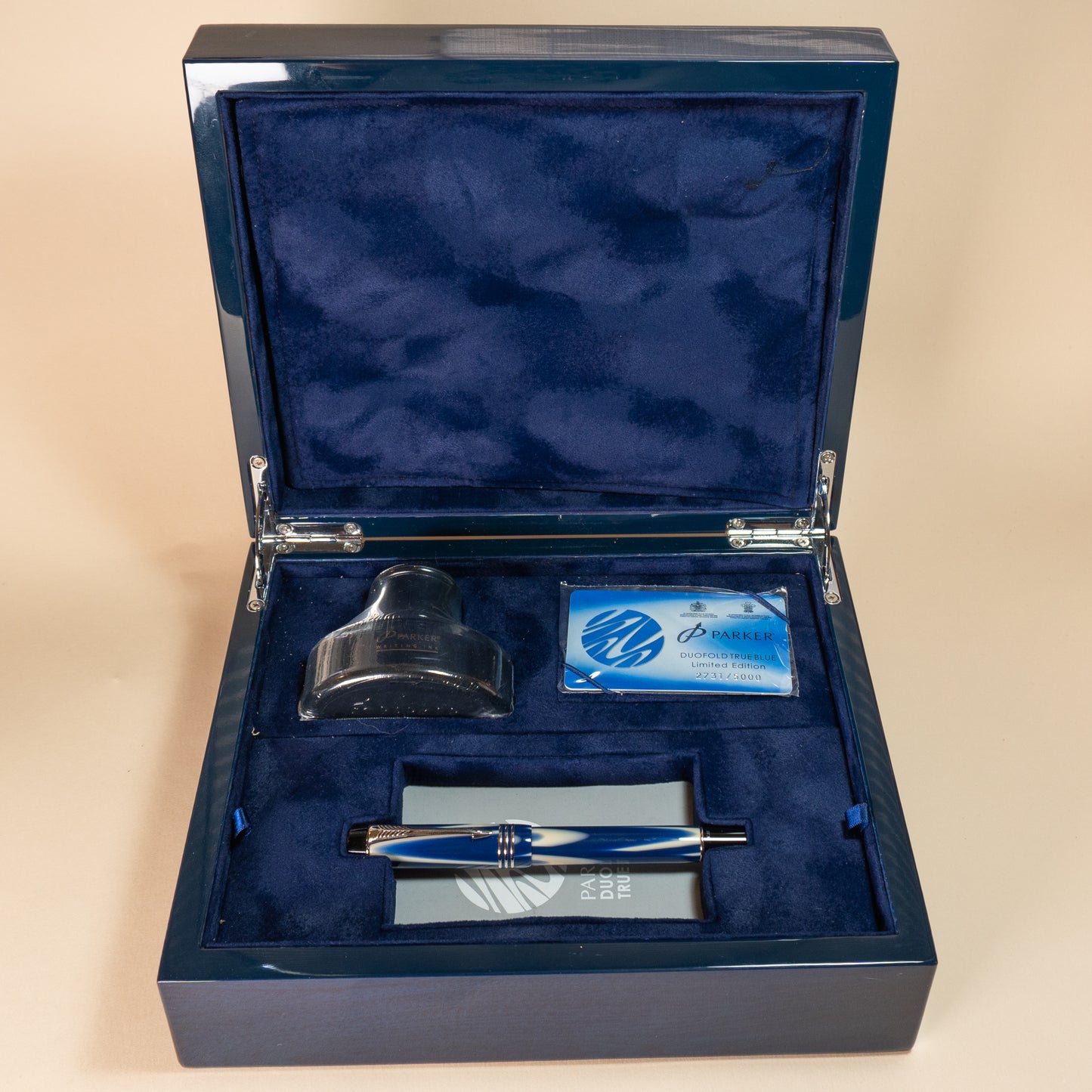 Pre-Owned Parker Duofold True Blue Fountain Pen - Medium