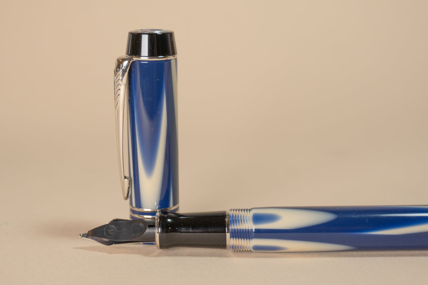 Pre-Owned Parker Duofold True Blue Fountain Pen - Medium