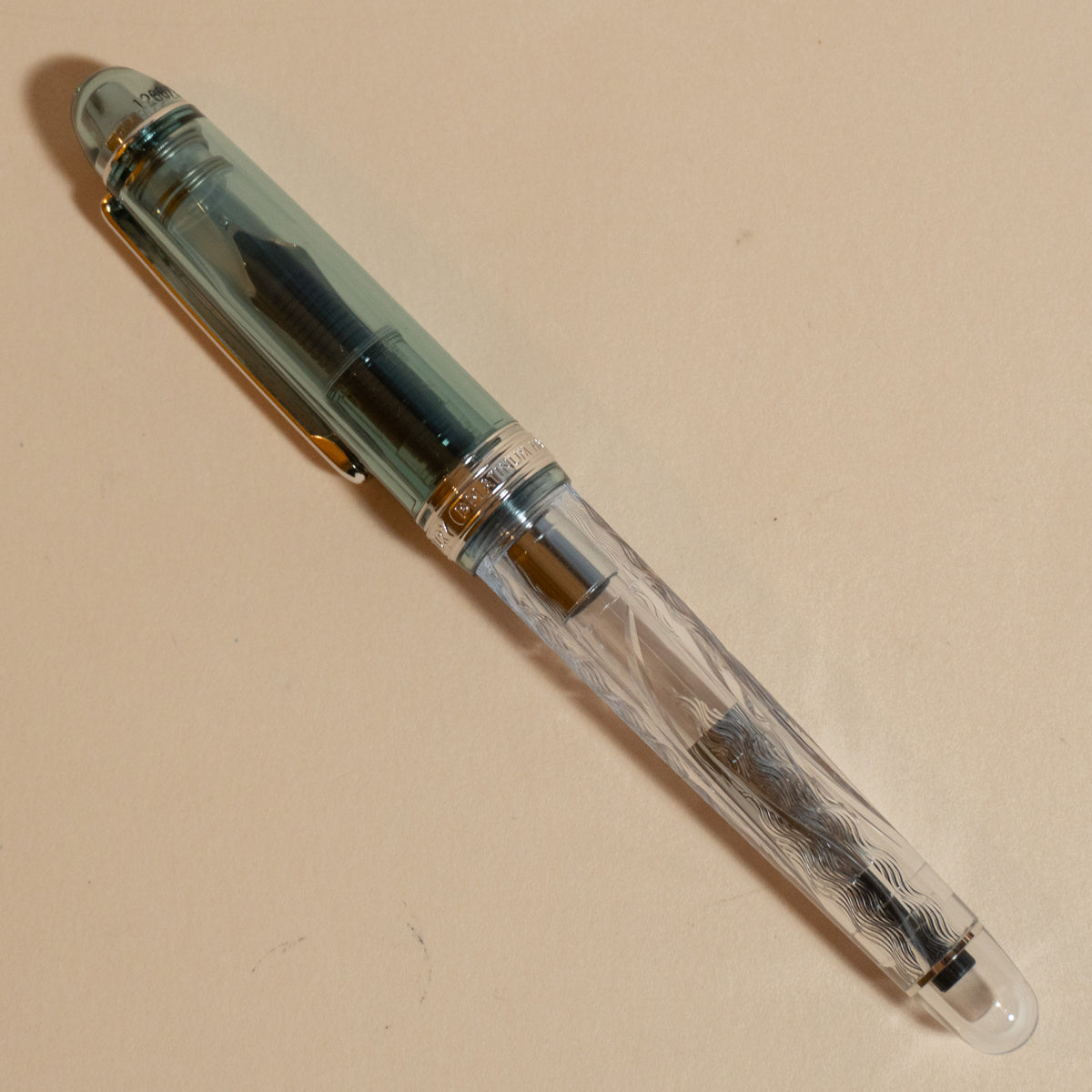 Pre-Owned Platinum #3776 Century - Fuji Unkei - Kinu Gumo Fountain Pen - Coarse