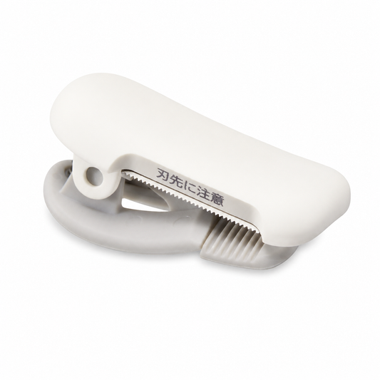 Kokuyo Karu Cut clip-type Washi Tape cutter 20-25mm - White