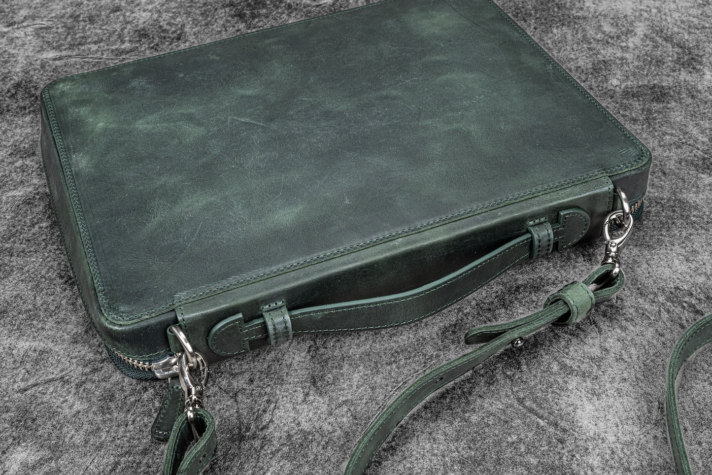 Galen Leather Zippered A4 Folio Compendium Bag - Crazy Horse Forest Green