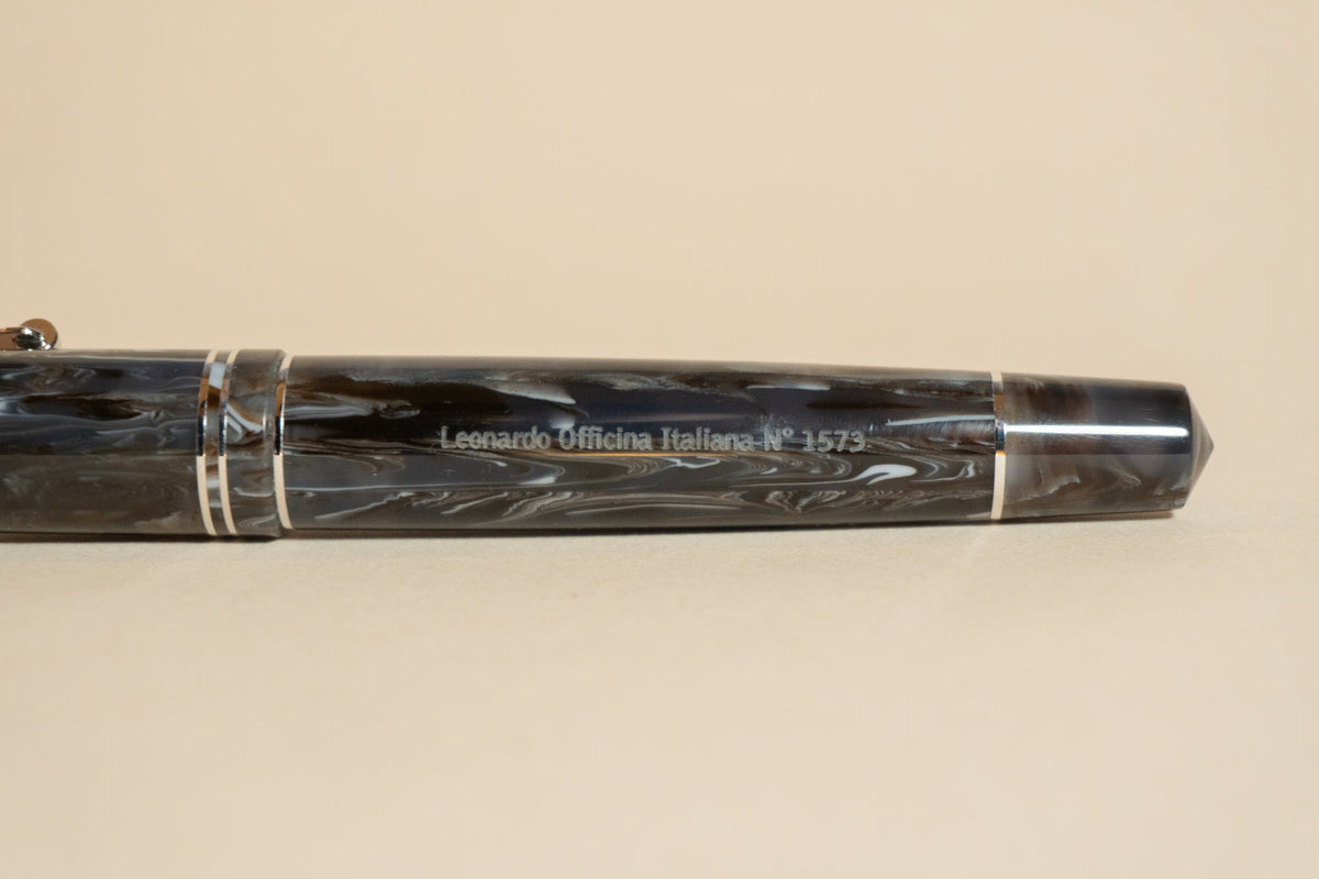 Pre-Owned Leonardo Momento Zero Corno Fountain Pen - Medium