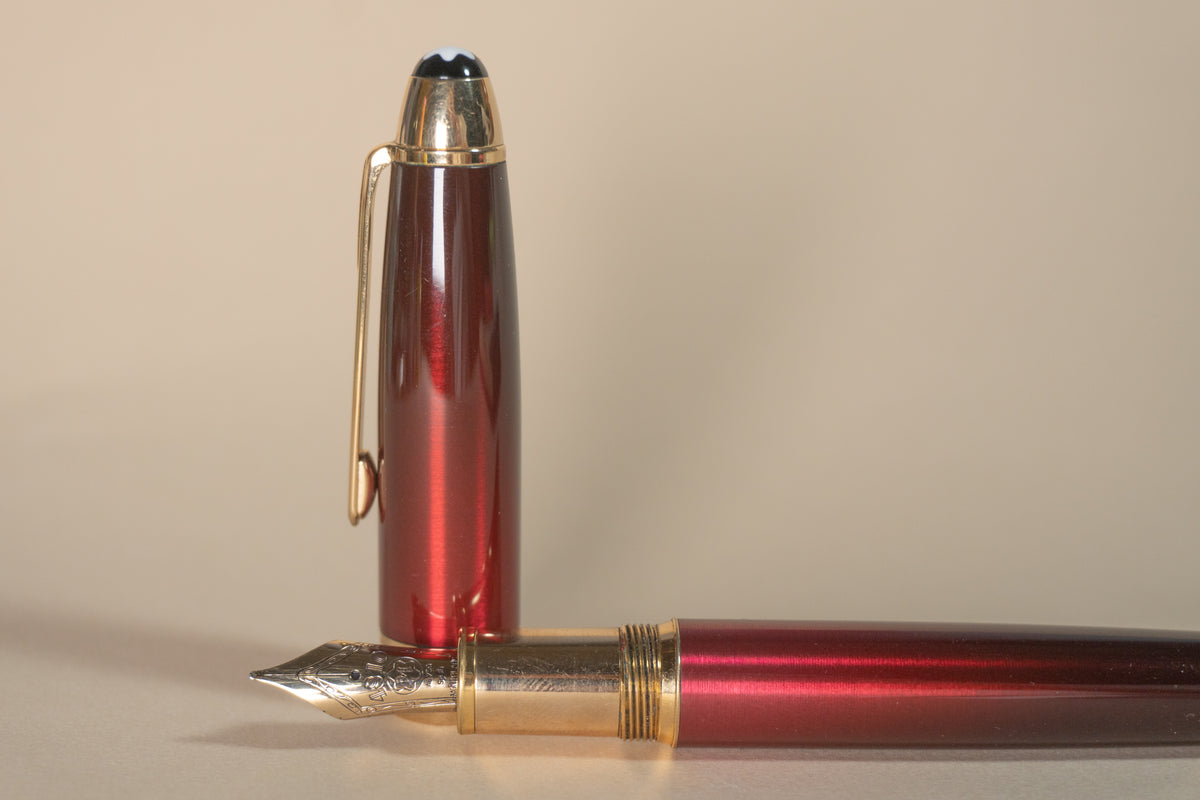 Pre-Owned Montblanc Meisterstuck Solitaire Burgundy Lacquer Calligraphy LeGrand Fountain Pen - Medium
