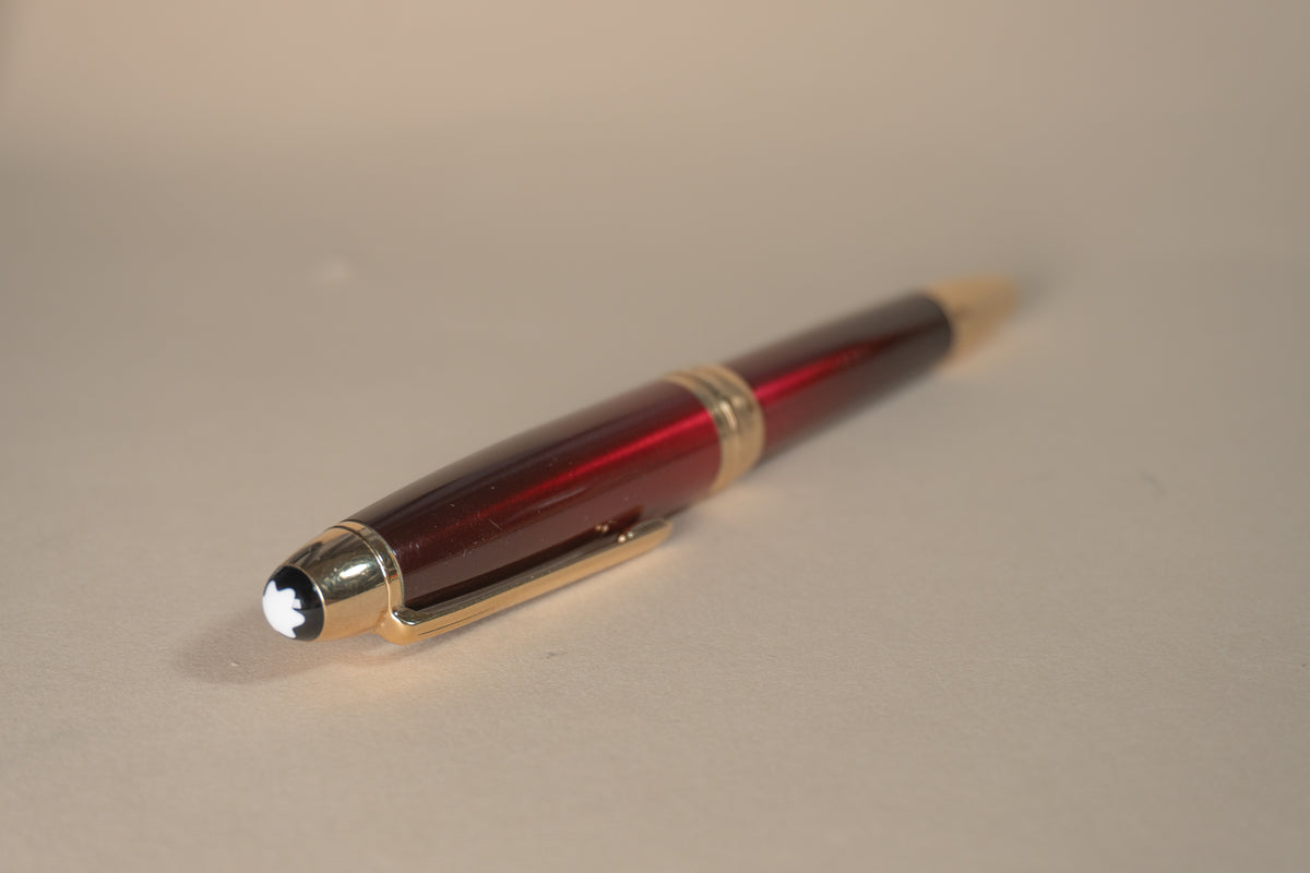 Pre-Owned Montblanc Meisterstuck Solitaire Burgundy Lacquer Calligraphy LeGrand Fountain Pen - Medium