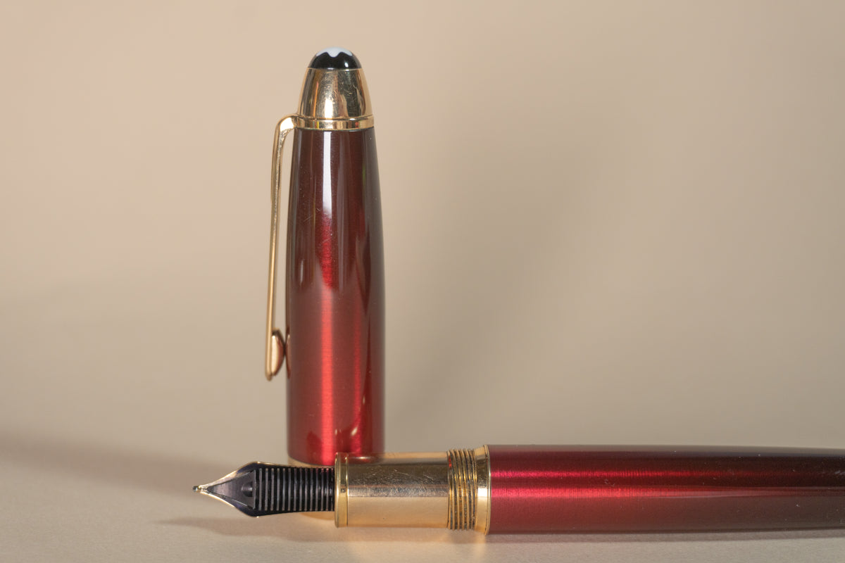 Pre-Owned Montblanc Meisterstuck Solitaire Burgundy Lacquer Calligraphy LeGrand Fountain Pen - Medium