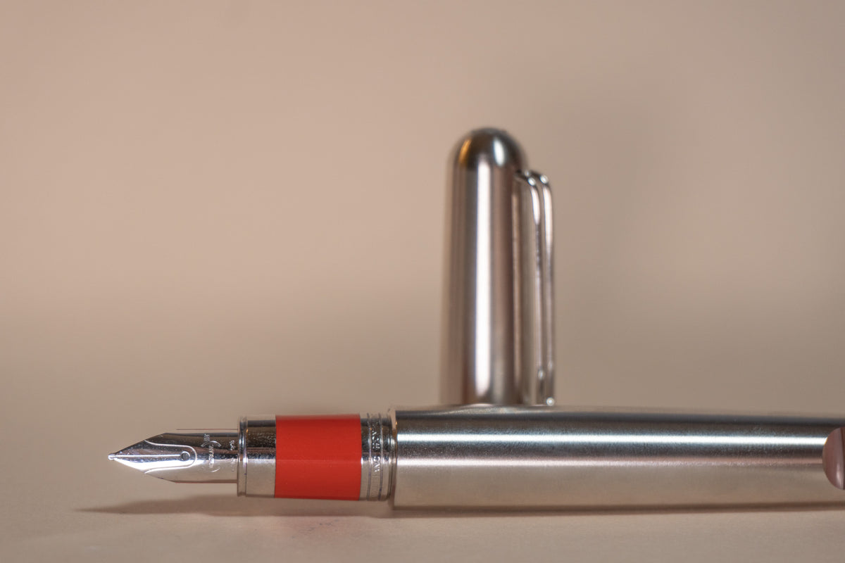 Pre-Owned Montblanc (M) Red Signature Fountain Pen - Medium