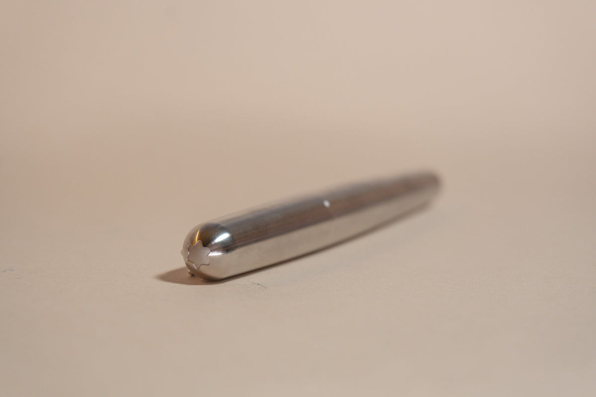 Pre-Owned Montblanc (M) Red Signature Fountain Pen - Medium