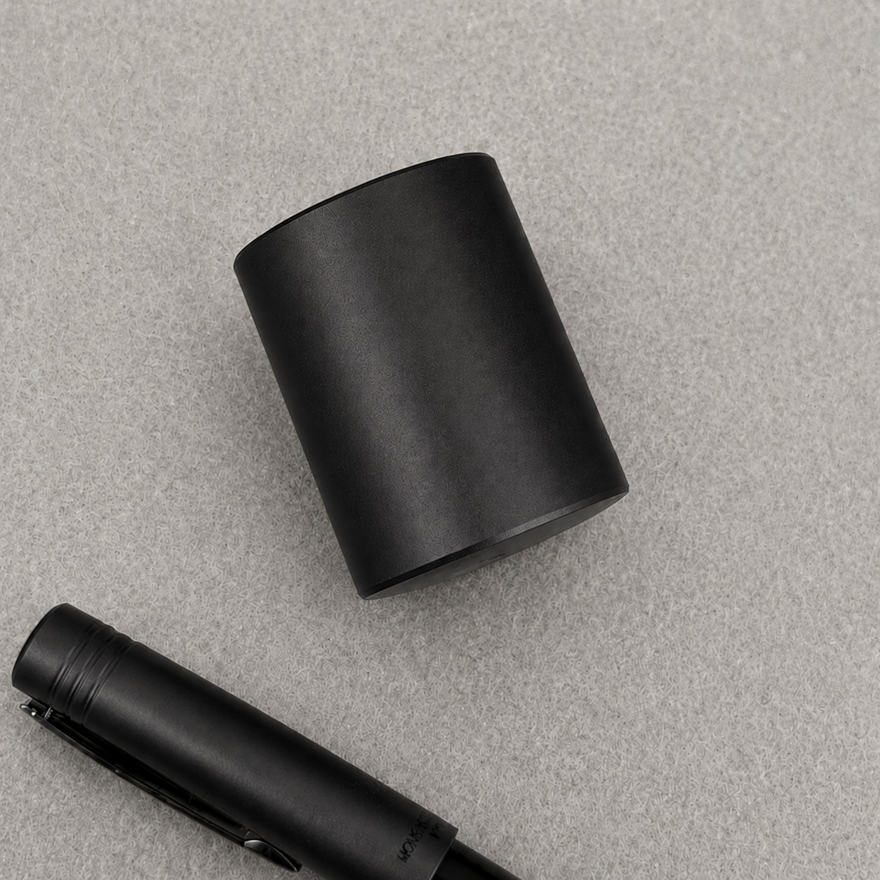 Monteverde MP1 Solid Aluminum Anodized Cylinder Pen Holder - Black Noir