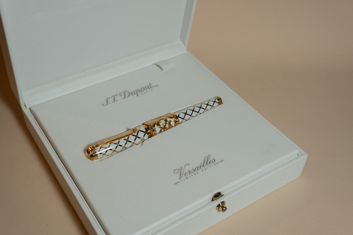 Pre-Owned S.T. Dupont Versailles Rollerball