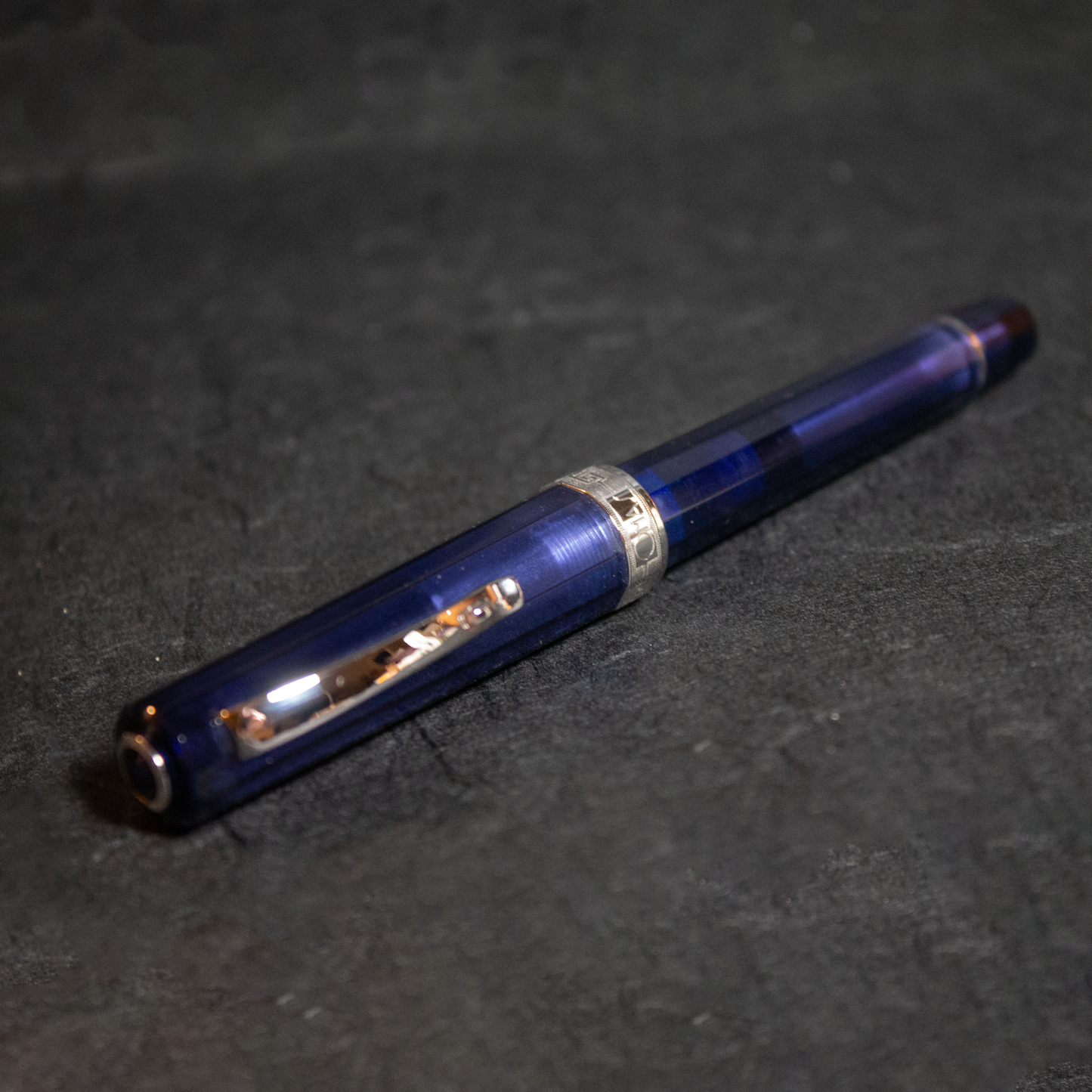 Pre-Owned Omas Arte Italiana Vision Liquid Blue Fountain Pen - Fine