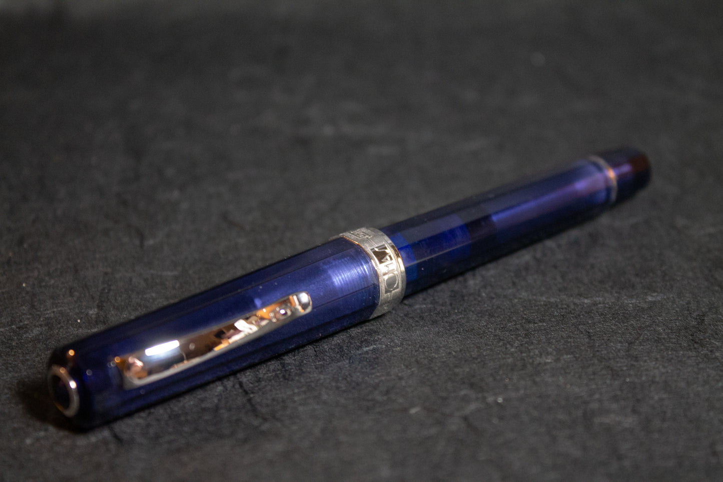 Pre-Owned Omas Arte Italiana Vision Liquid Blue Fountain Pen - Fine