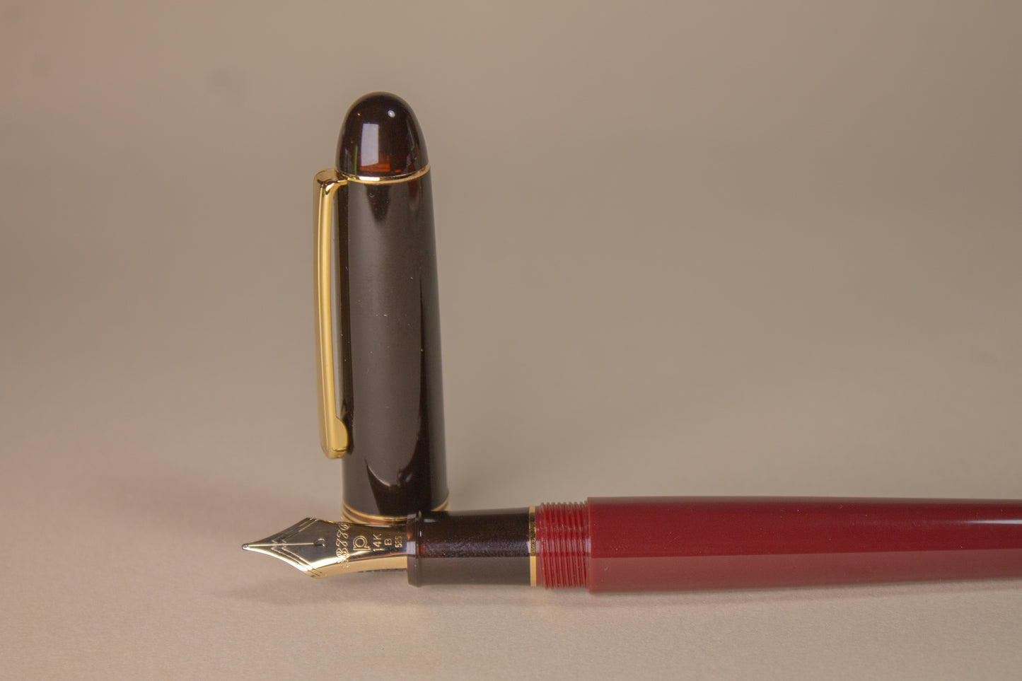 Pre-Owned Platinum #3776 Century - My Favorite Things - Coffee Jelly Fountain Pen - Broad