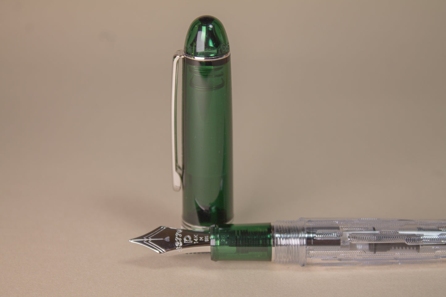 Pre-Owned Platinum #3776 Century - Fuji Unkei - Kasumi Fountain Pen - Medium