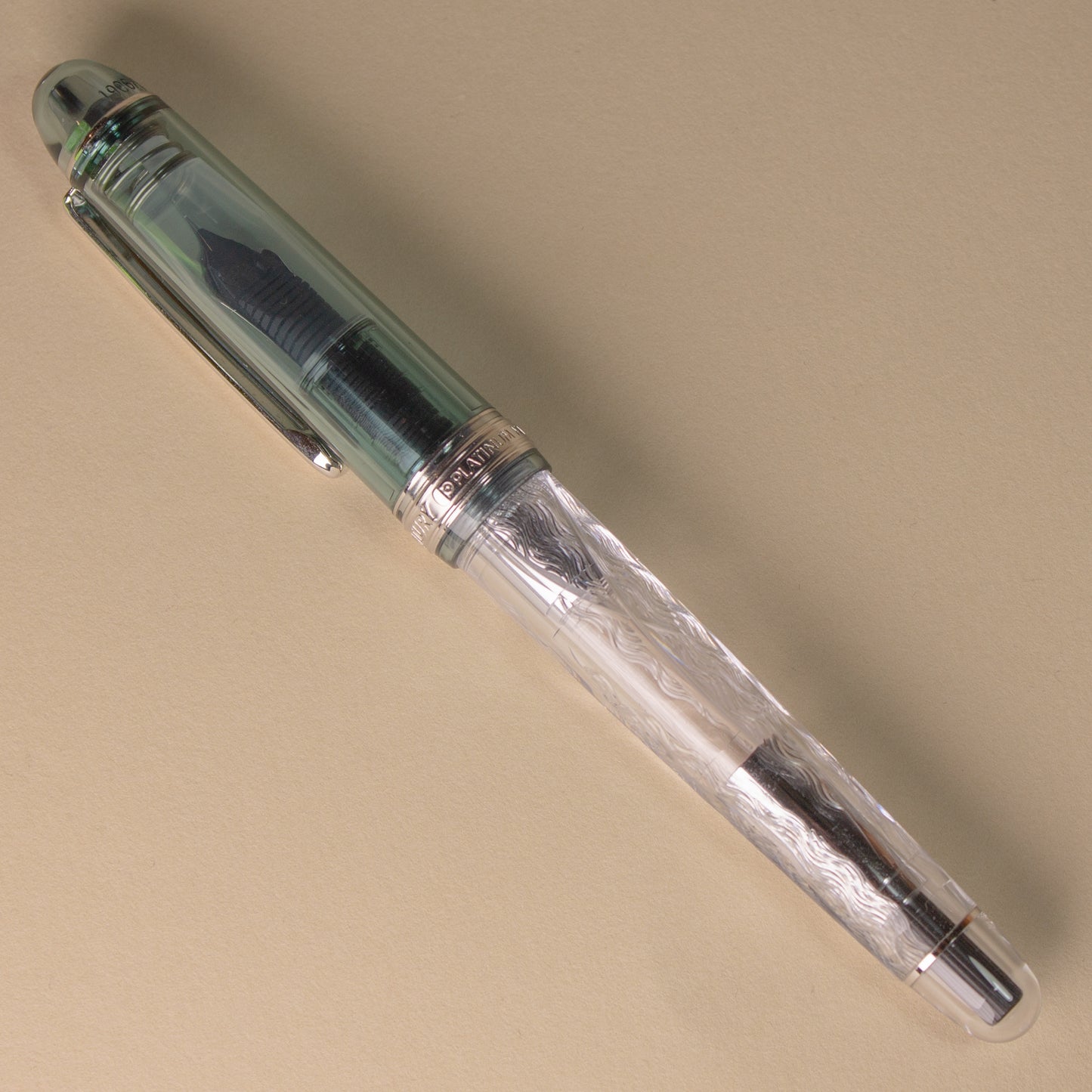 Pre-Owned Platinum #3776 Century - Fuji Unkei - Kinu Gumo Fountain Pen - Medium