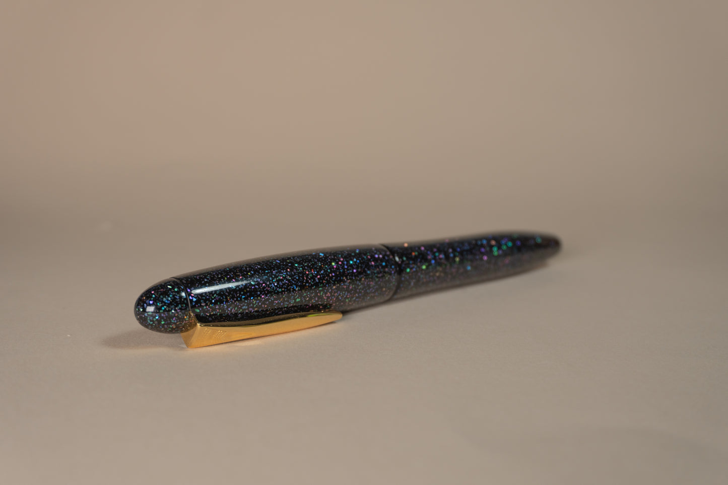 Pre-Owned Platinum Izumo Raden Galaxy Fountain Pen - Fine
