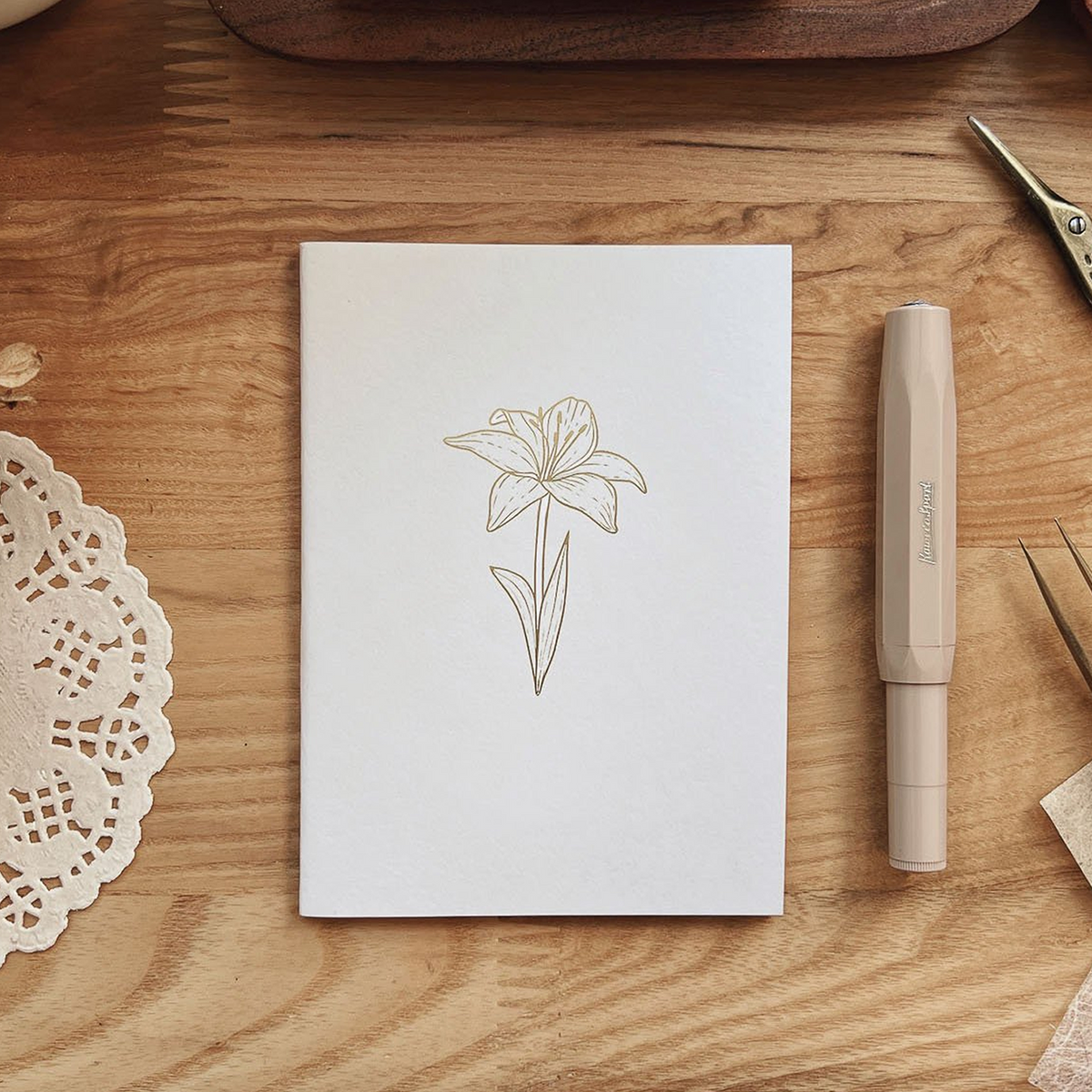 Sarica Studio Passport TN Notebook - Lily