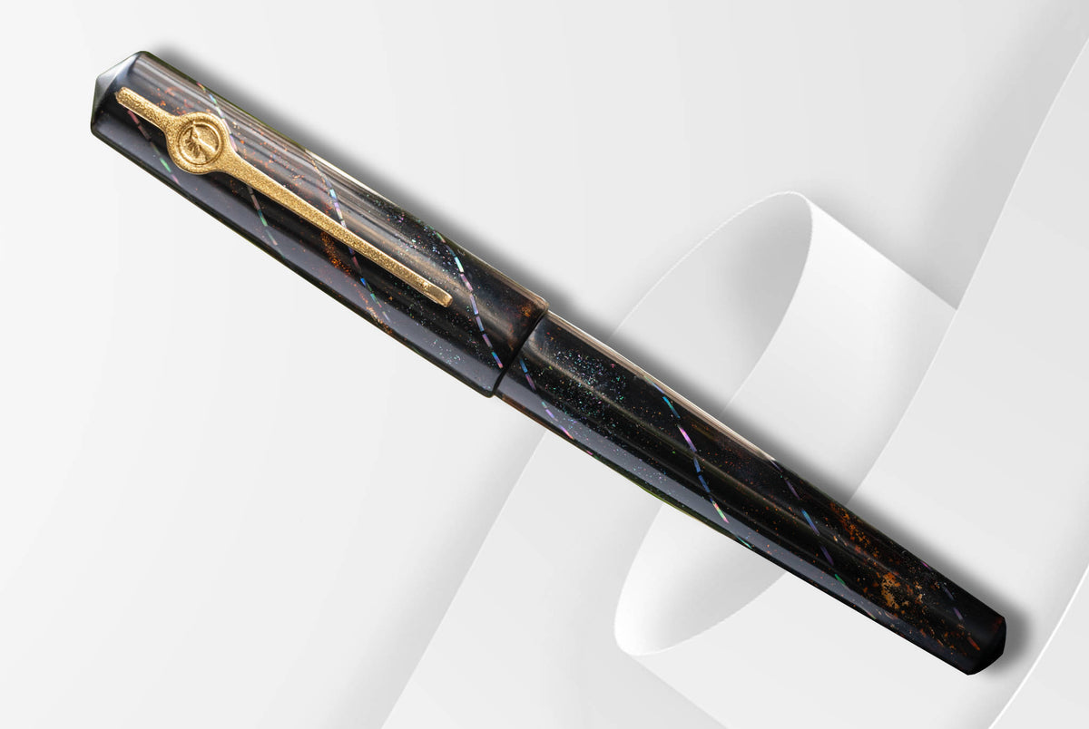 ConCoPens Traditional Vietnamese Lacquer Fountain Pen - Aurora Scroll