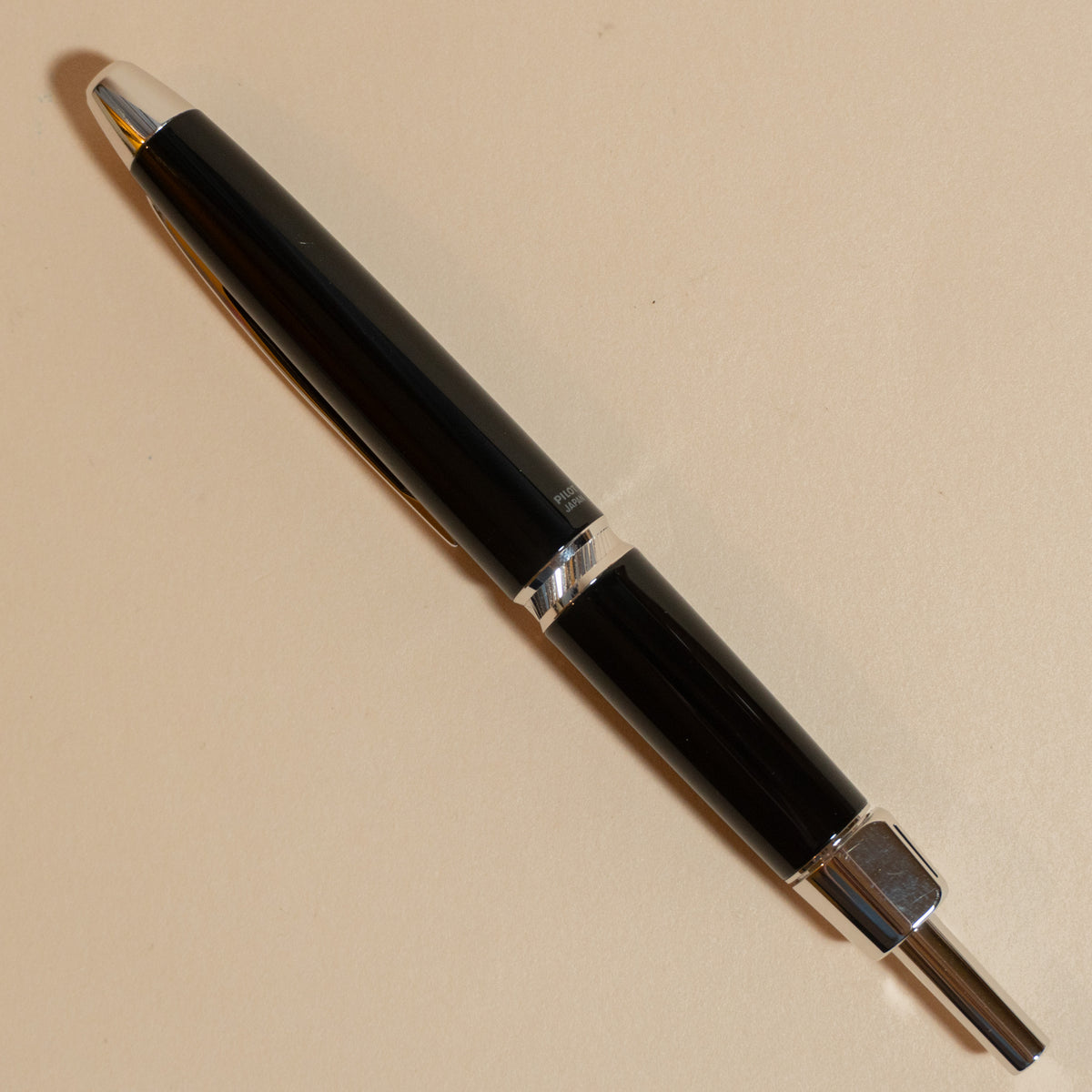 Pre-Owned Pilot Vanishing Point LS Black Fountain Pen - Medium