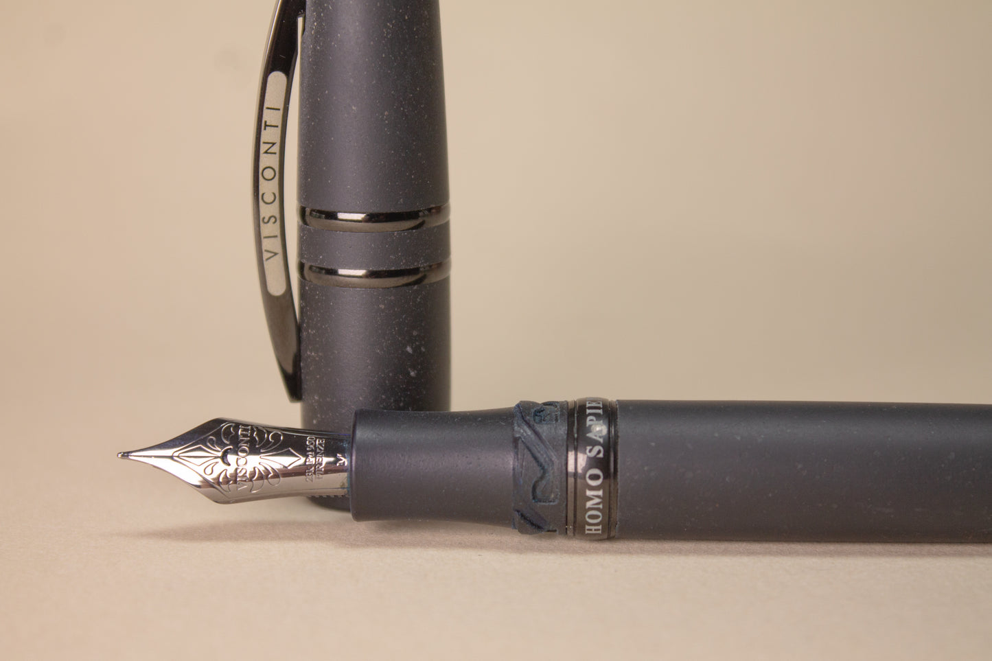 Pre-Owned Visconti Homo Sapiens Dark Age - 23k Medium