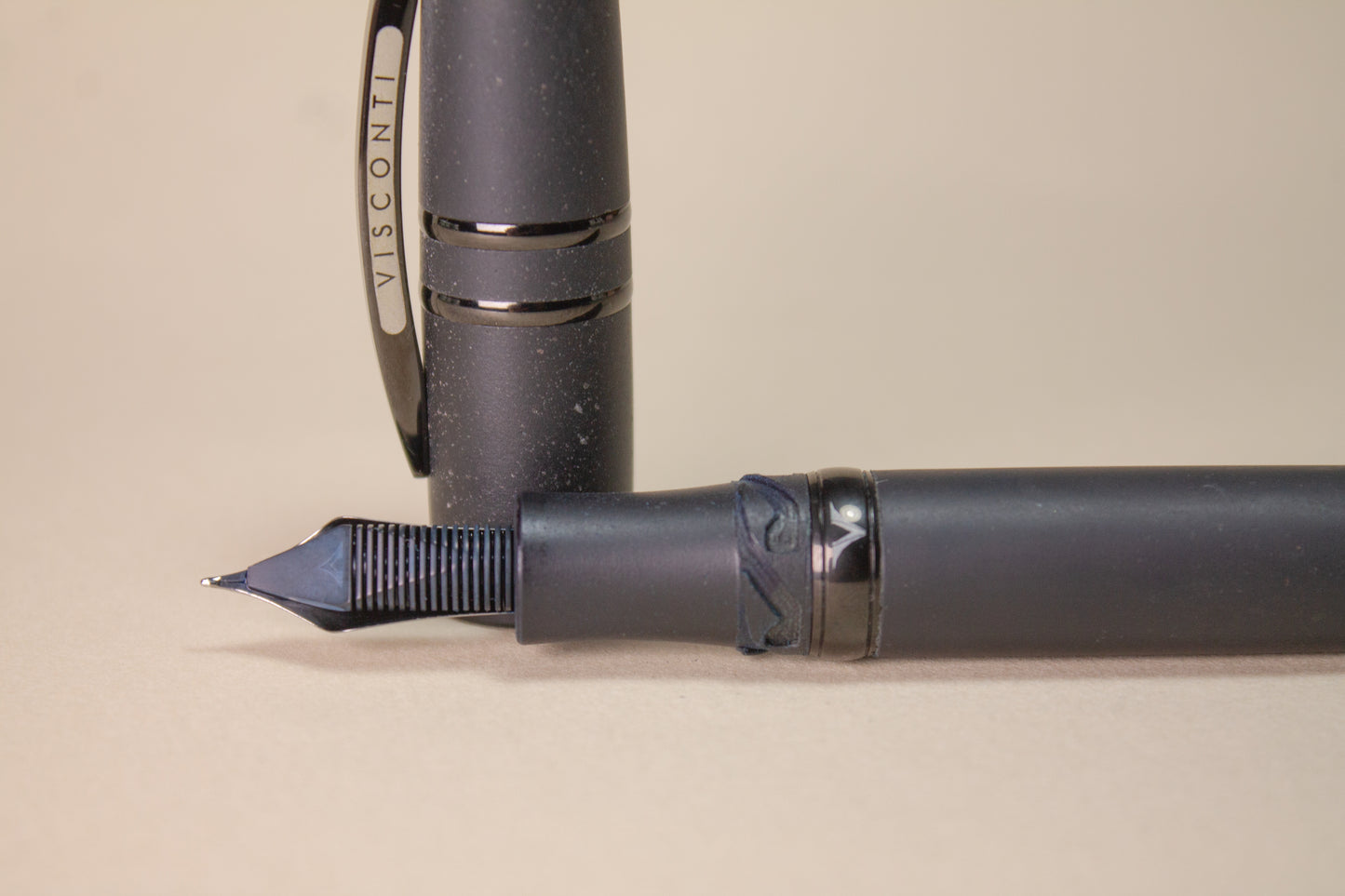 Pre-Owned Visconti Homo Sapiens Dark Age - 23k Medium