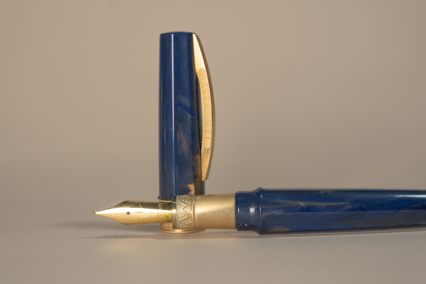 Pre-Owned Visconti Mirage Mythos Fountain Pen - Zeus - Fine