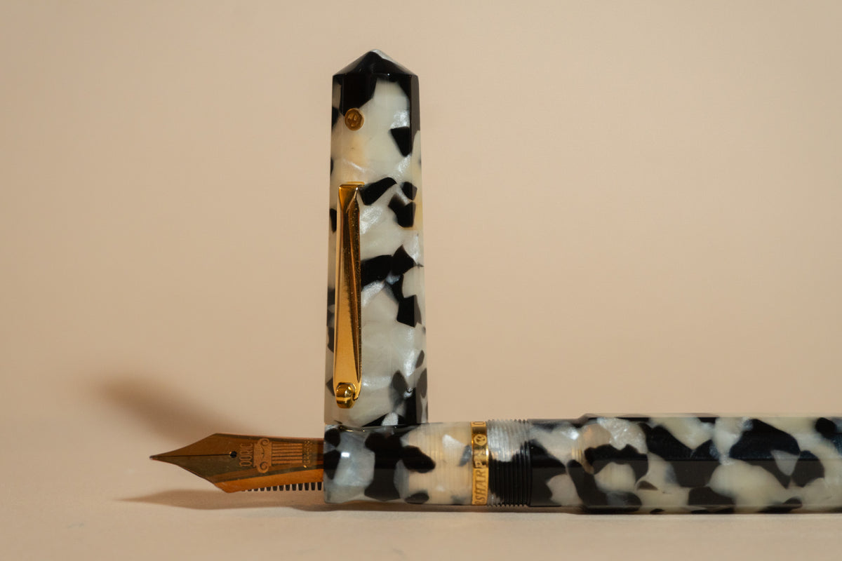 Pre-Owned Wahl Eversharp Doric Black & Pearl Fountain Pen - Extra Fine