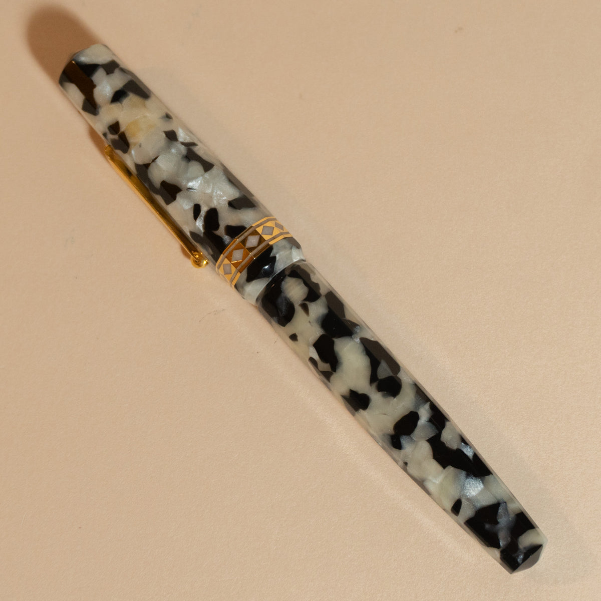 Pre-Owned Wahl Eversharp Doric Black & Pearl Fountain Pen - Extra Fine