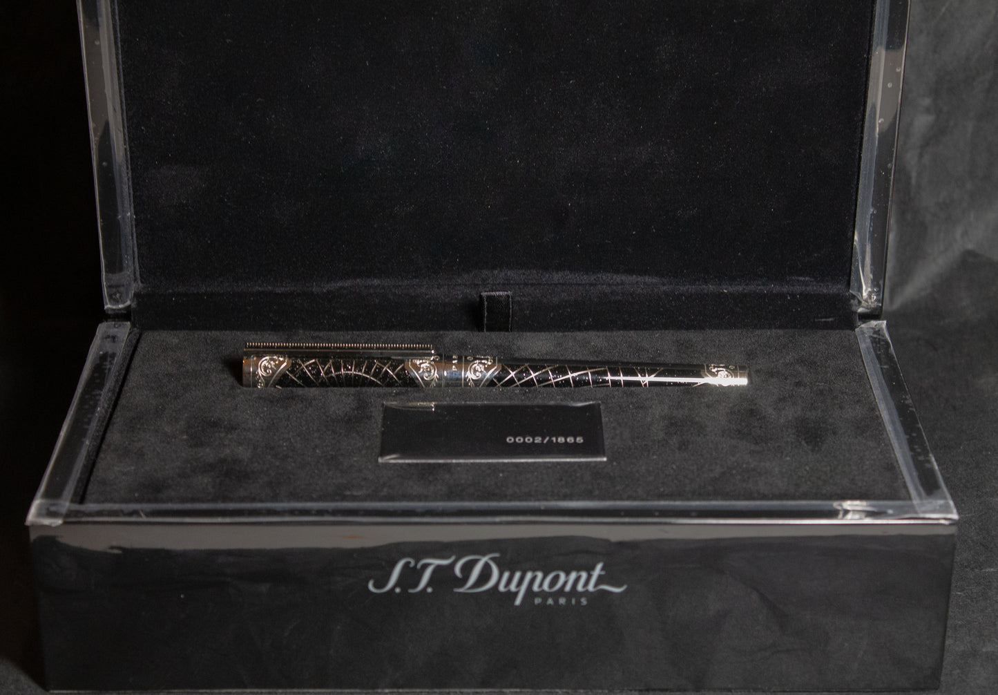 Pre-Owned S.T. Dupont Neo Classique Shoot the Moon Fountain Pen Medium