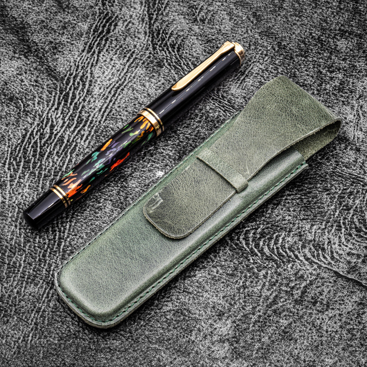 Galen Leather Slim Vintage Single Fountain Pen Sleeve - Crazy Horse Forest Green