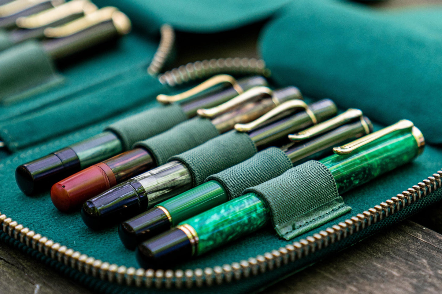 Galen Leather Zippered 10 Slots Pen Case - Crazy Horse Forest Green