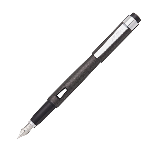 Diplomat Magnum Fountain Pen - Crow Black