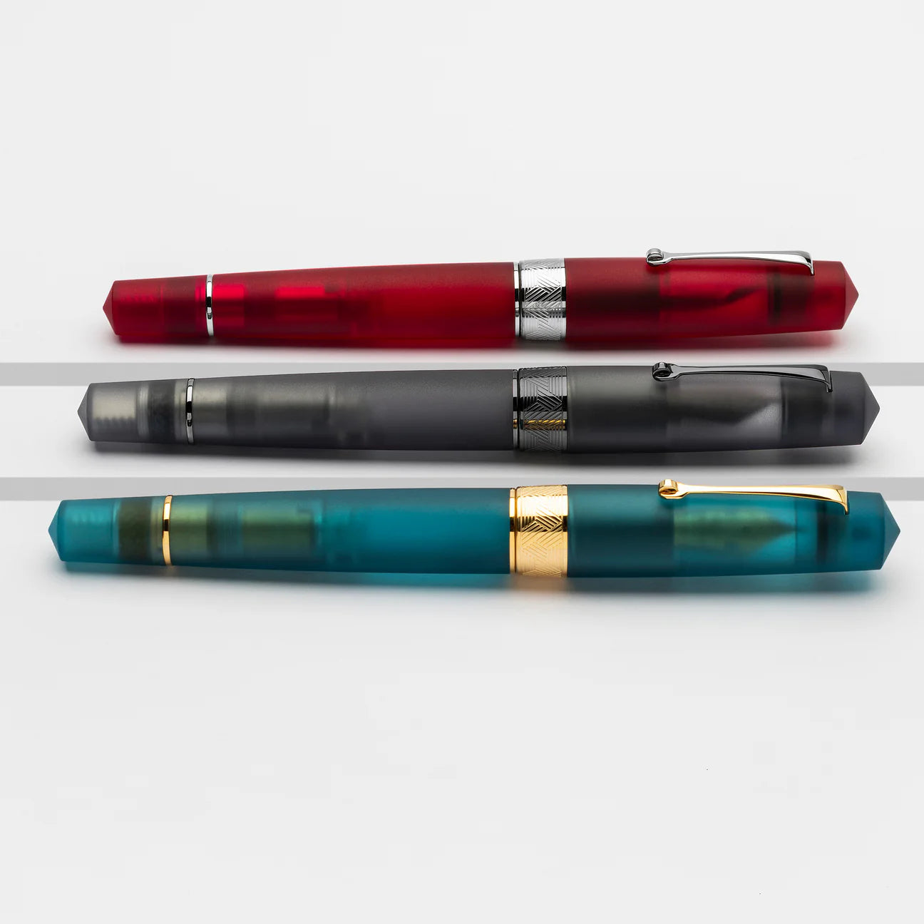 Leonardo Momento Zero Grande Frosted Pura Fountain Pen - Petrol Blue with Gold Trim