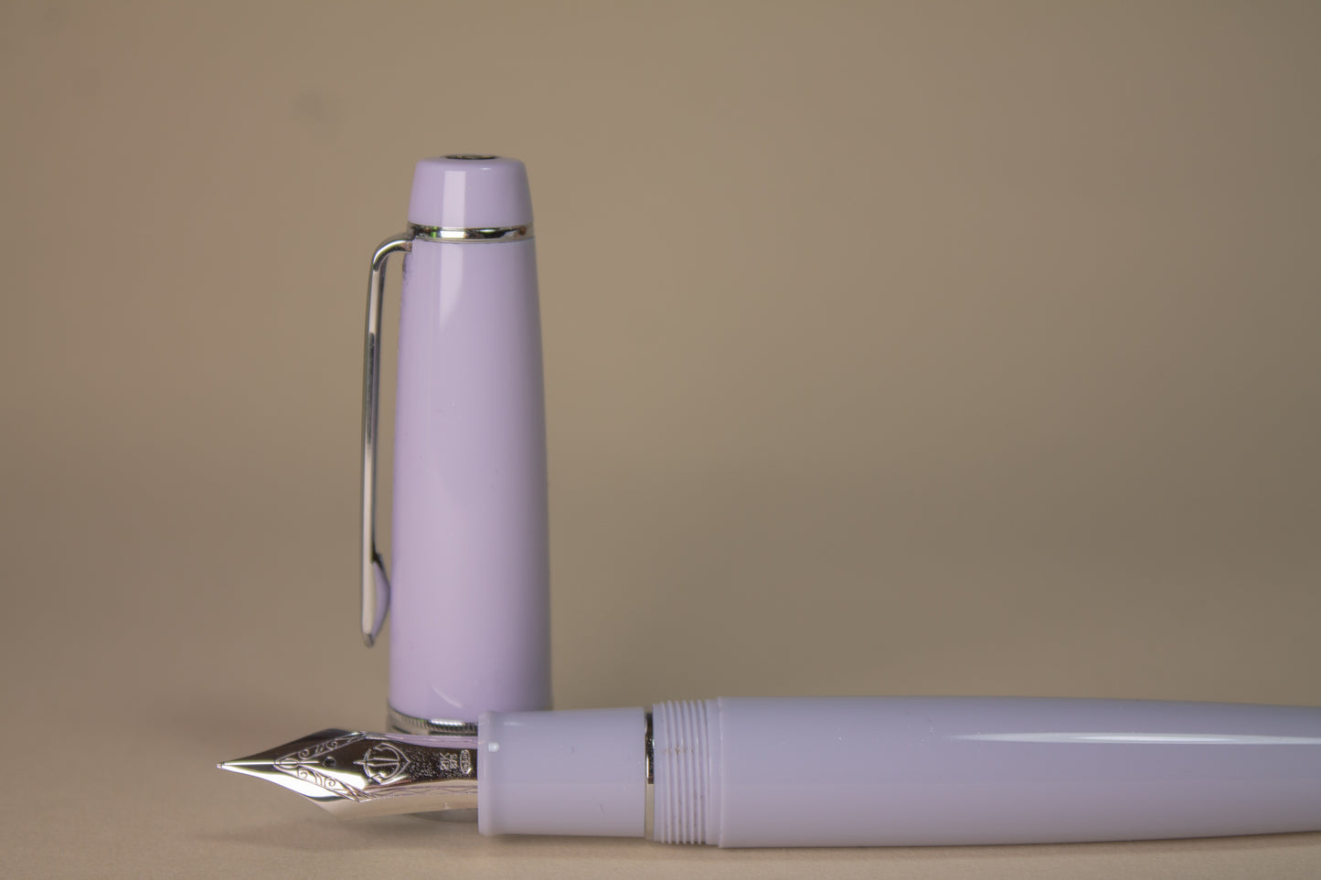 Pre-Owned Sailor Pro Gear King of Pen Winter Sky Fountain Pen - Broad