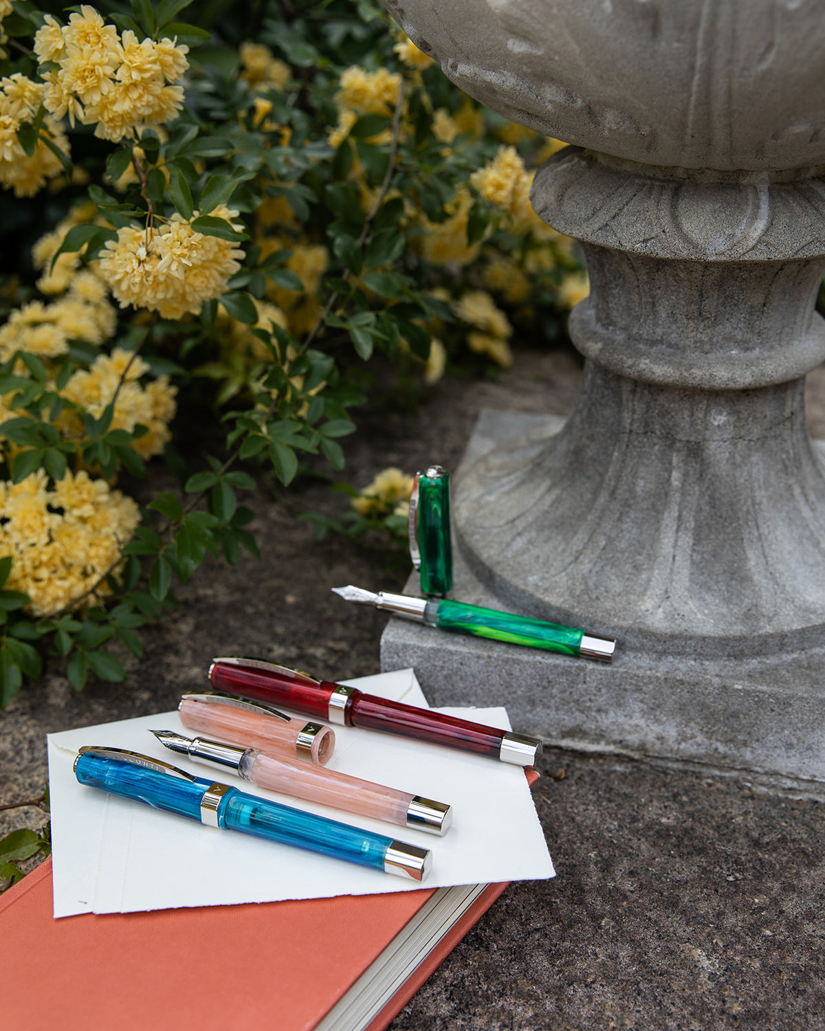 Visconti Opera Demo Fountain Pen Green Mint (Retired)